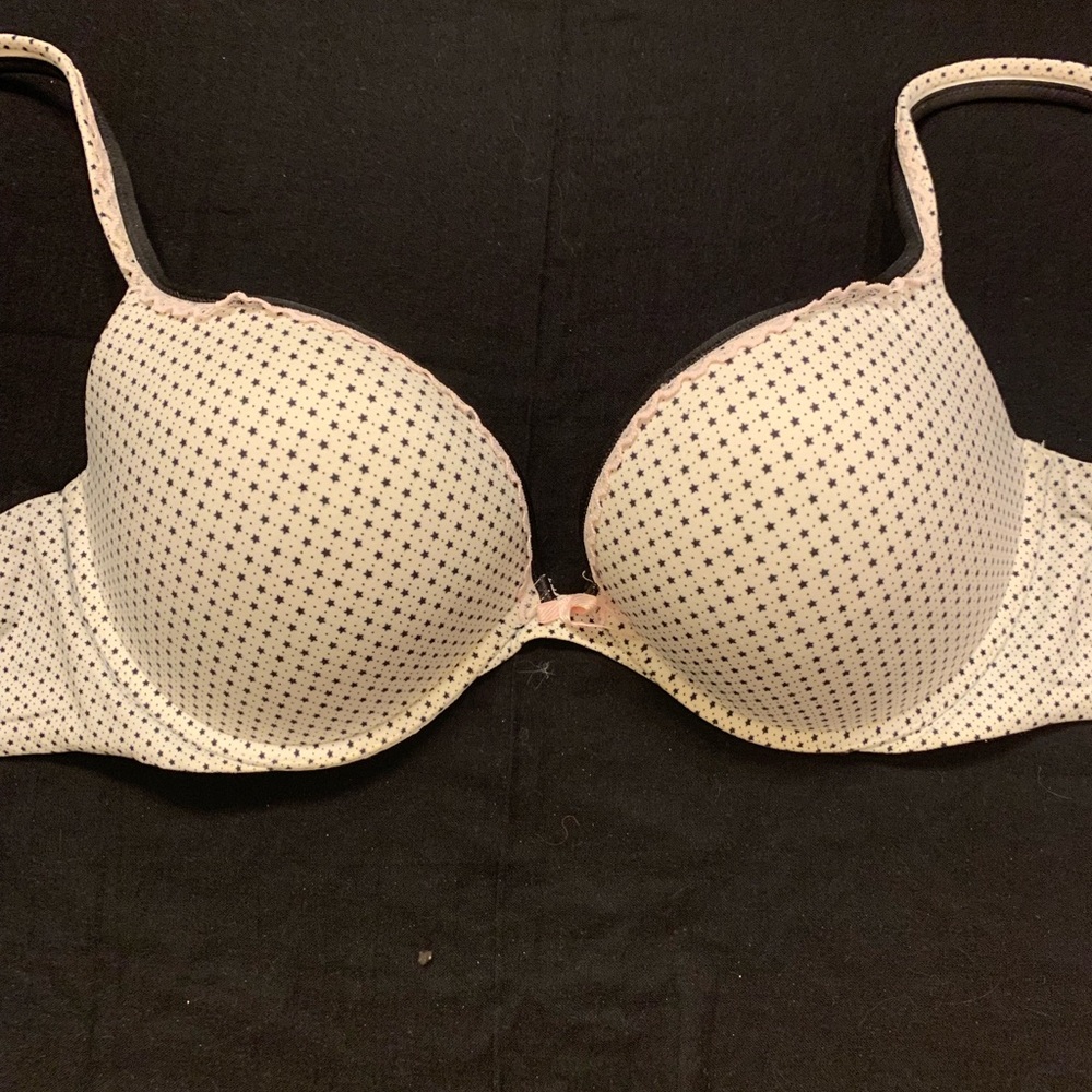 VS bra with baby pink lace trim!